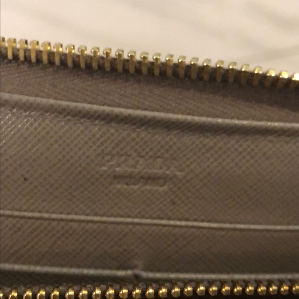 Prada wallet - Picture 4 of 4